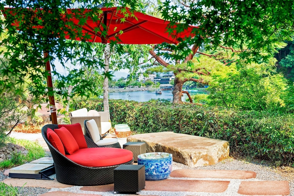 숙박 시설 구내