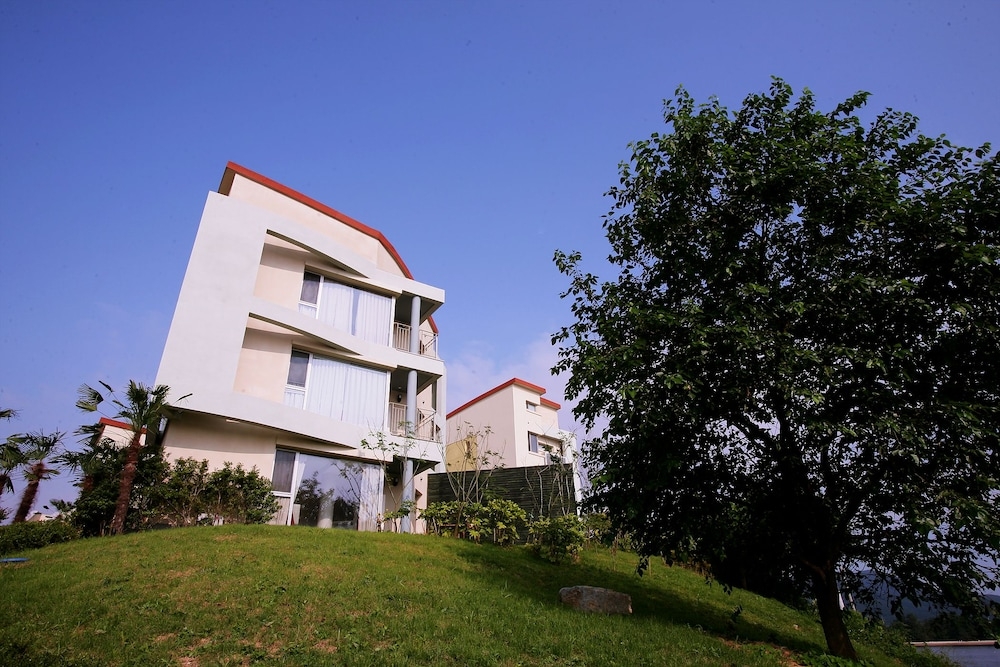 숙박 시설 정면