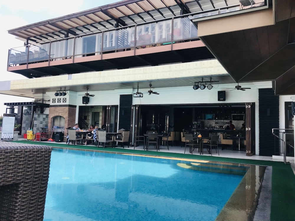 객실 내 식사 공간