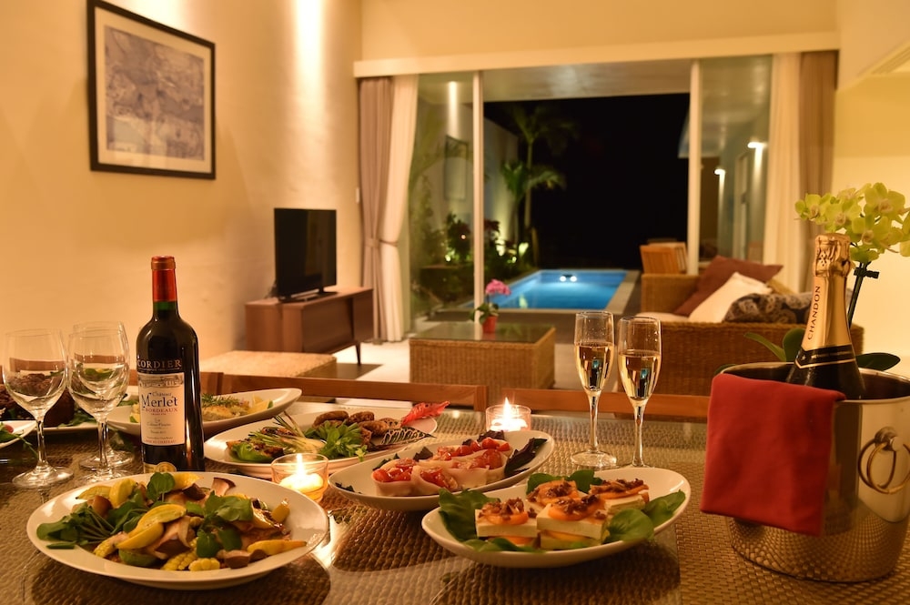 객실 내 식사 공간