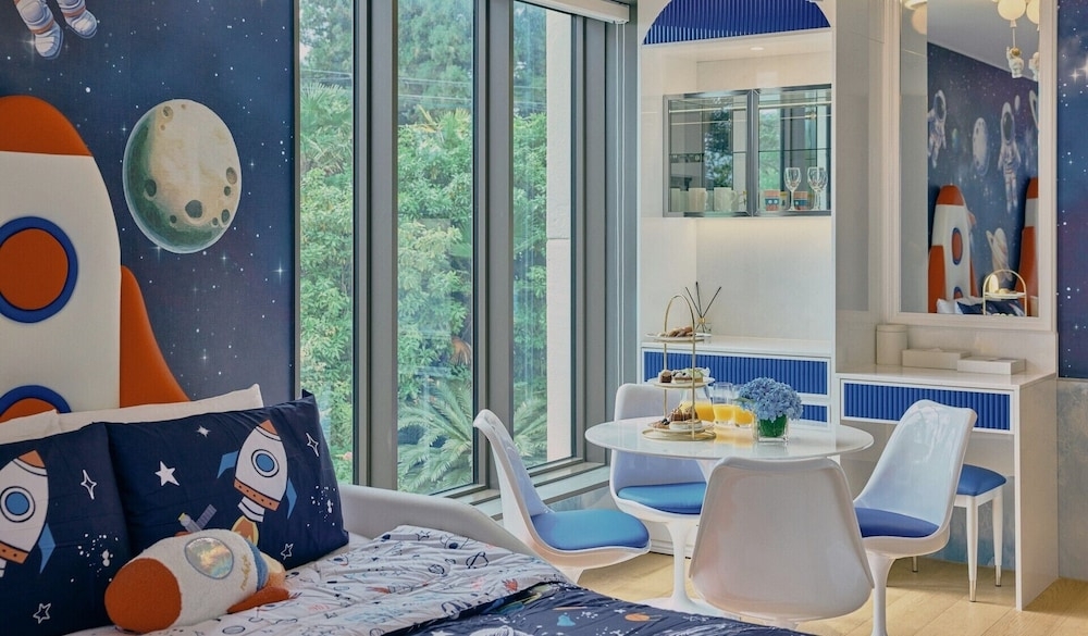 객실 내 식사 공간