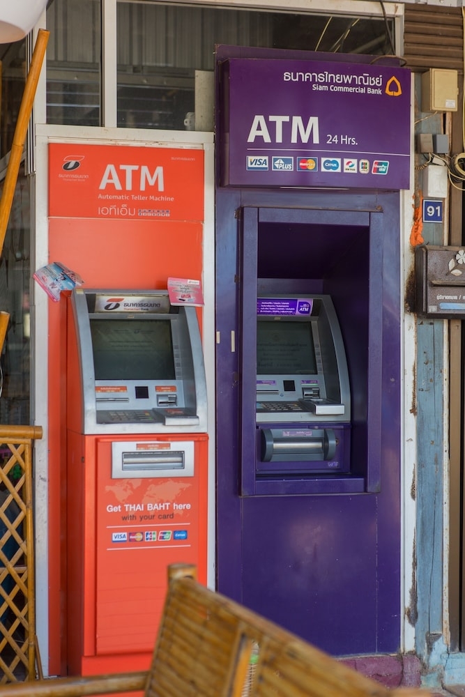 숙박 시설 입구