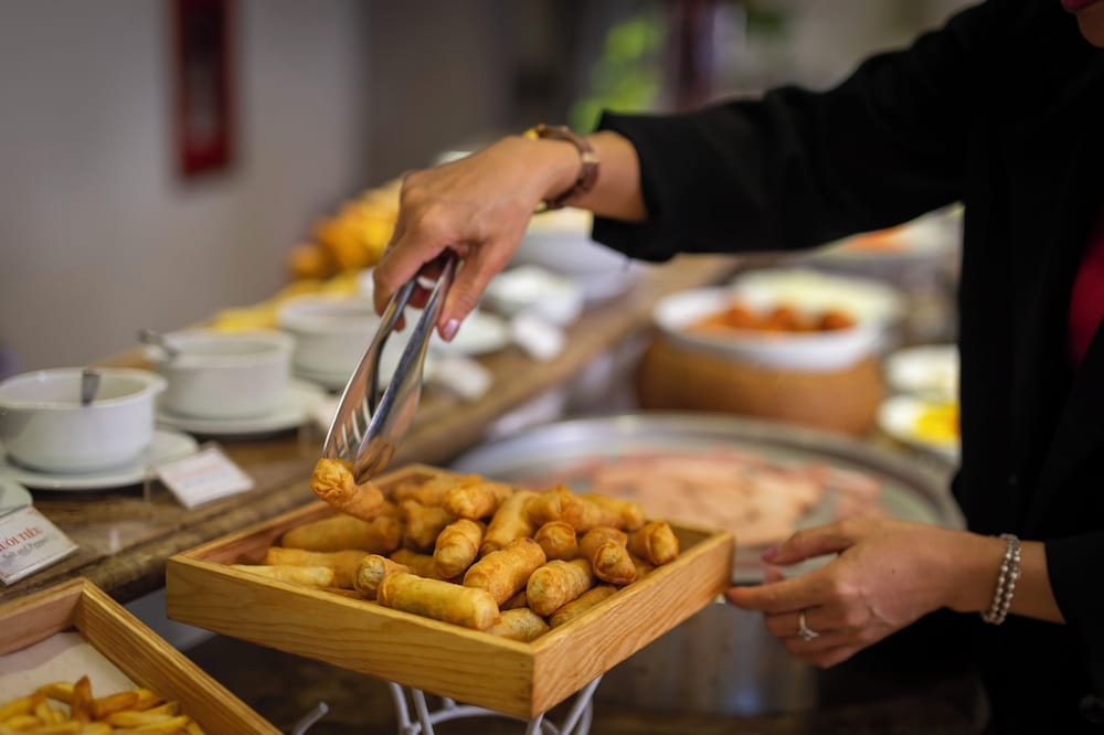 뷔페 아침 식사