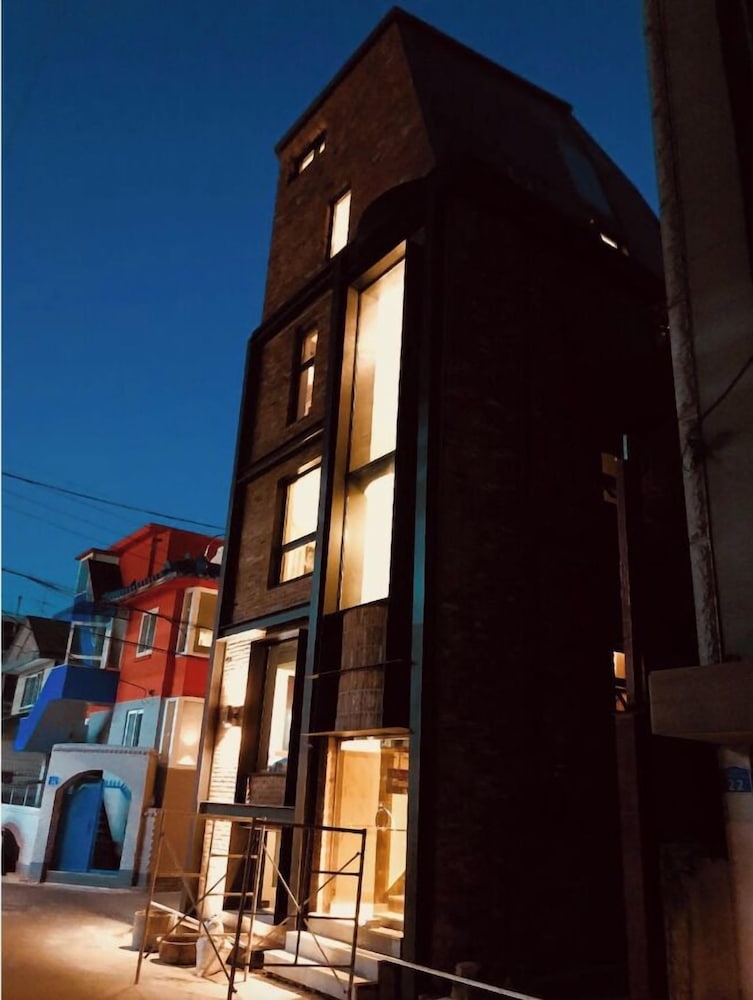 숙박 시설 정면