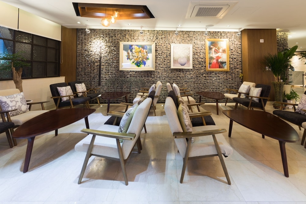 로비 좌석 공간