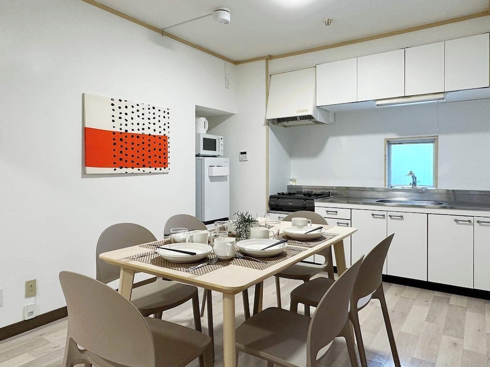 객실 내 식사 공간