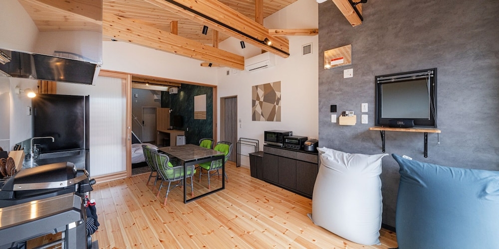 객실 내 식사 공간