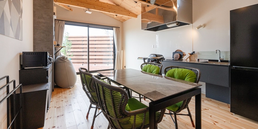 객실 내 식사 공간