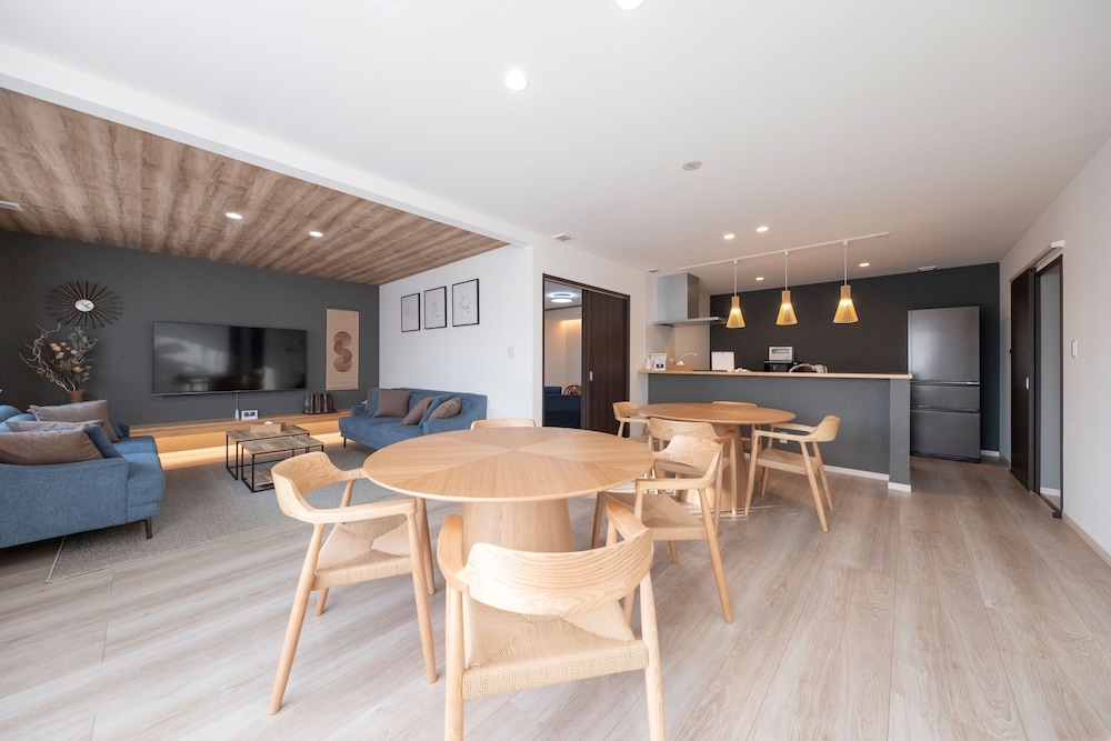 객실 내 식사 공간