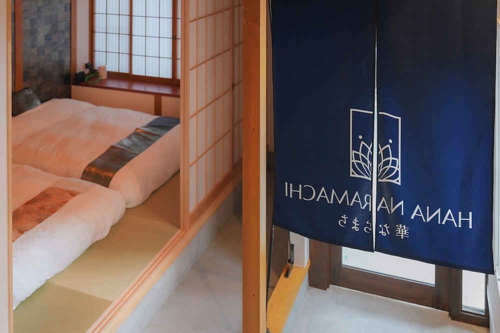 숙박 시설 입구