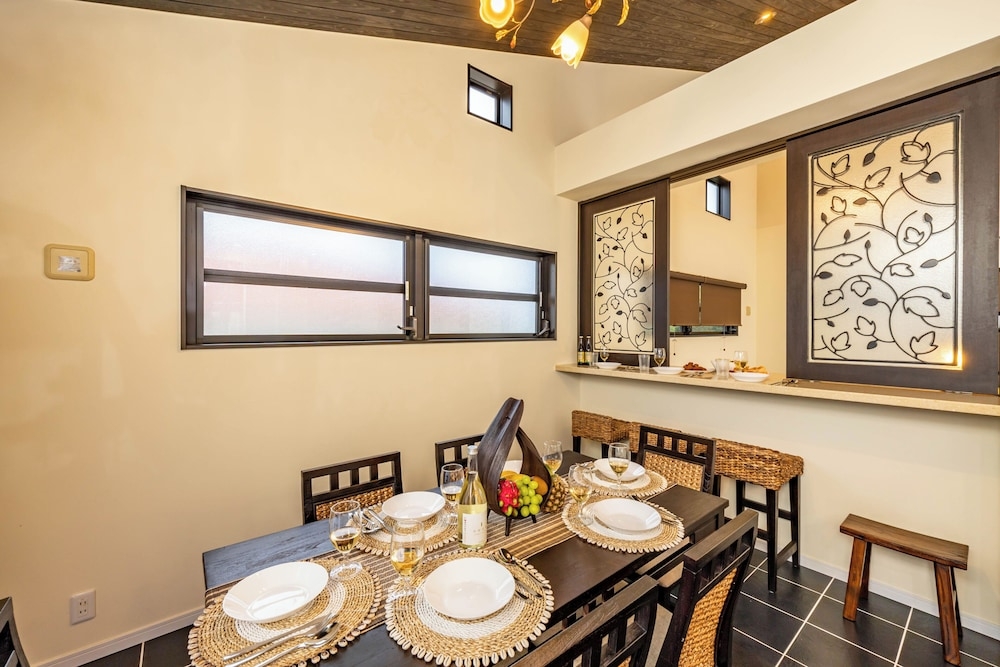 객실 내 식사 공간