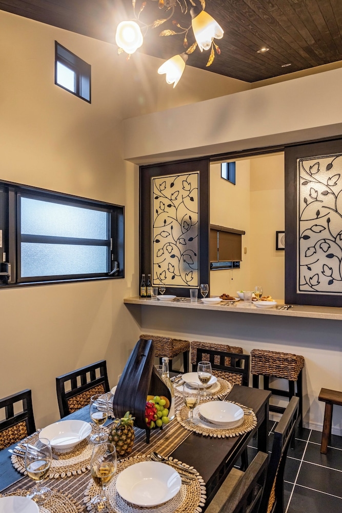 객실 내 식사 공간