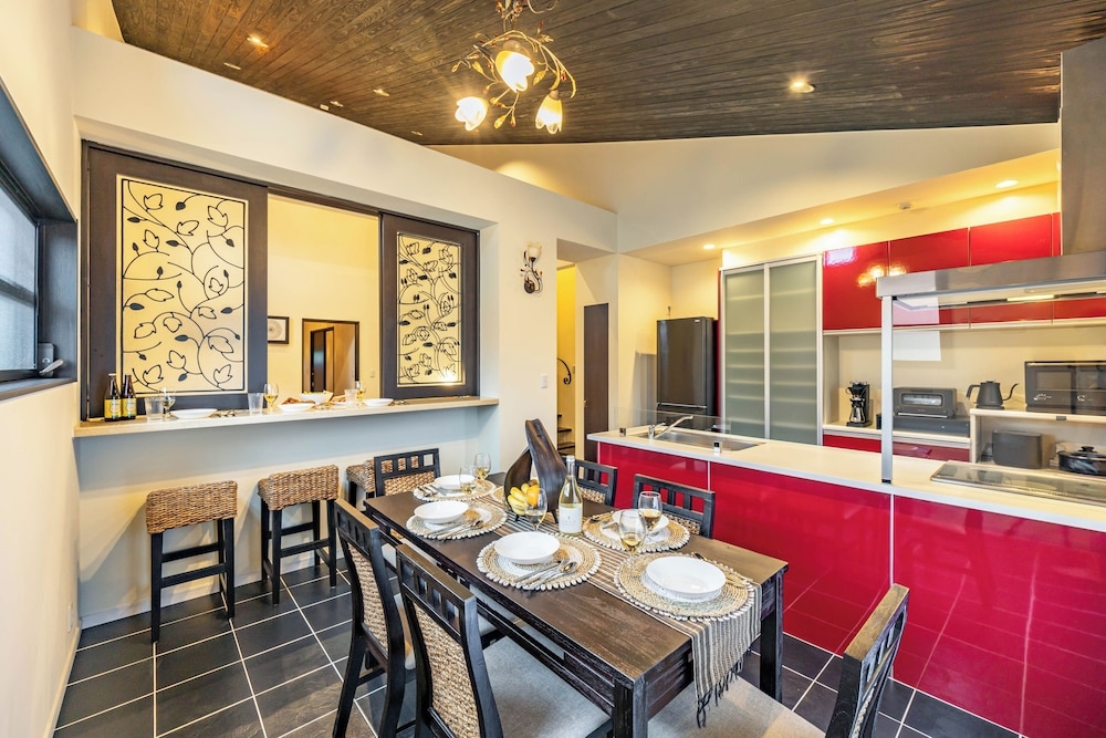 객실 내 식사 공간