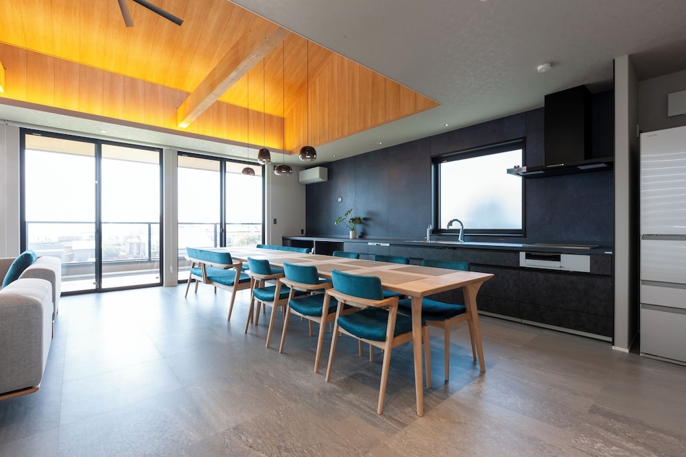 객실 내 식사 공간