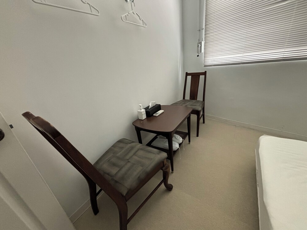 객실 내 식사 공간