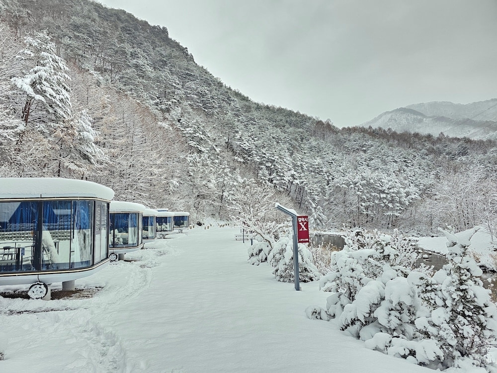 숙박 시설에서 보는 주변 전망