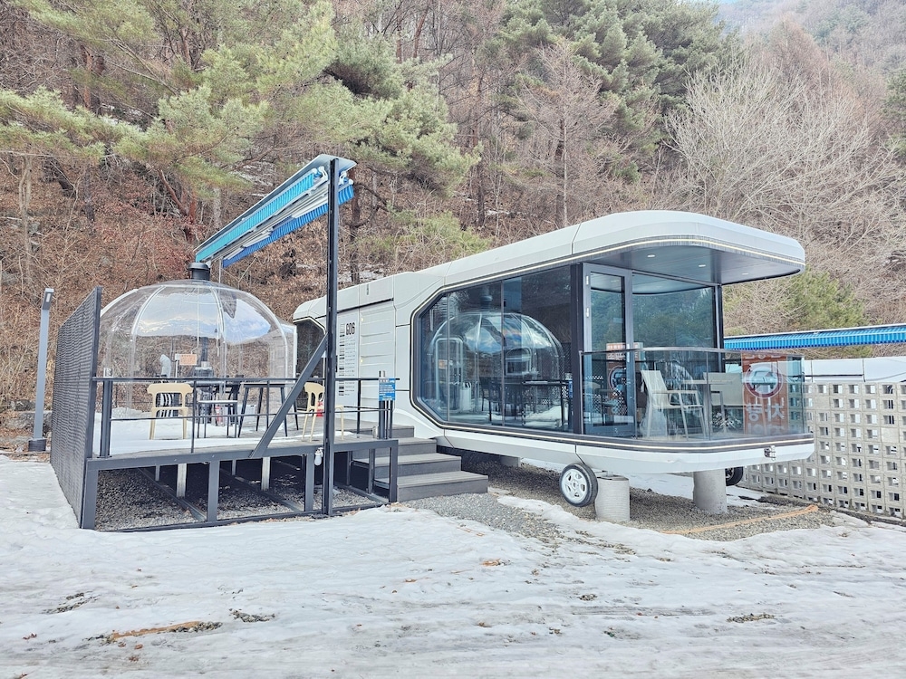 숙박 시설 정면