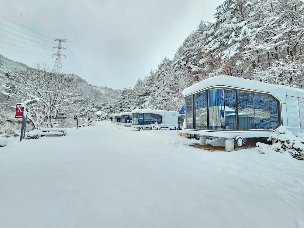 숙박 시설에서 보는 주변 전망