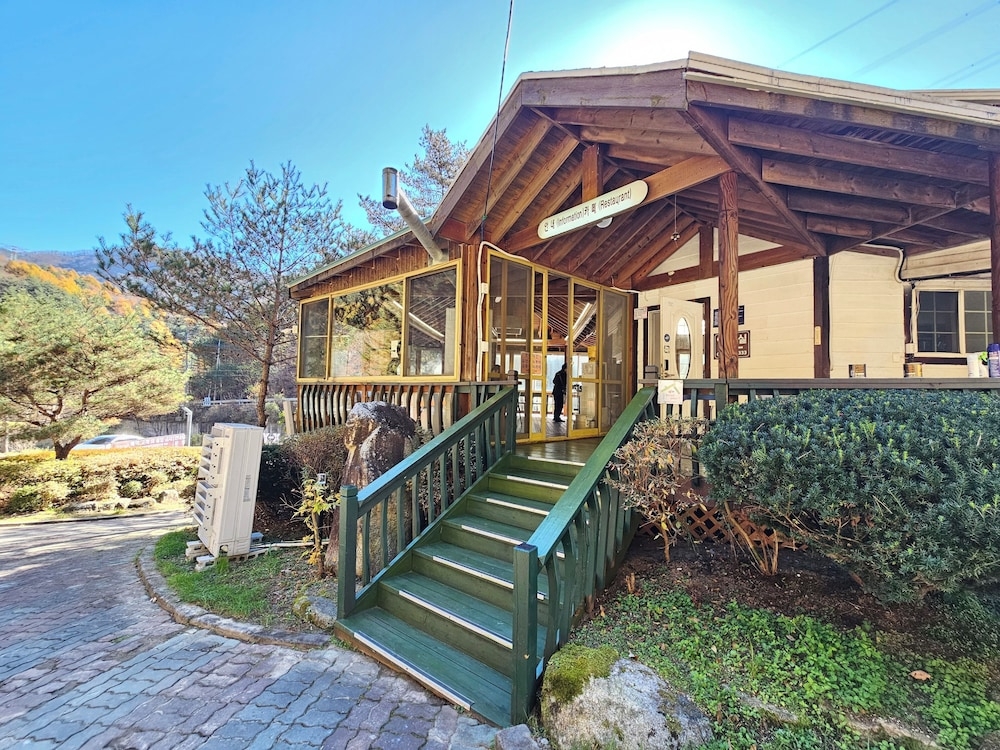 숙박 시설 정면