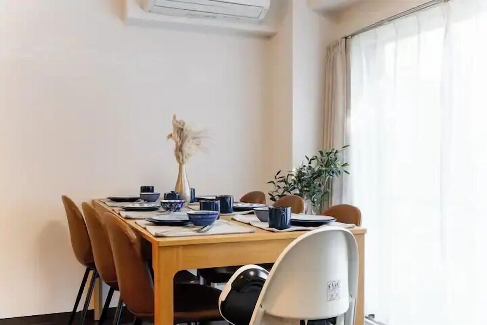 객실 내 식사 공간