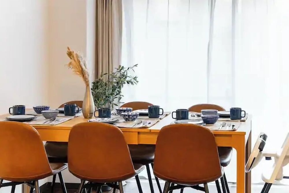 객실 내 식사 공간