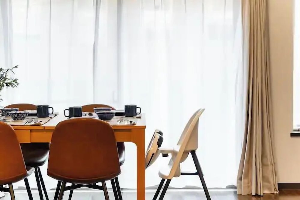 객실 내 식사 공간