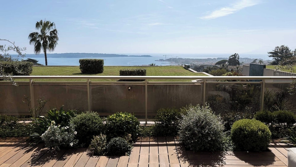 숙박 시설 구내