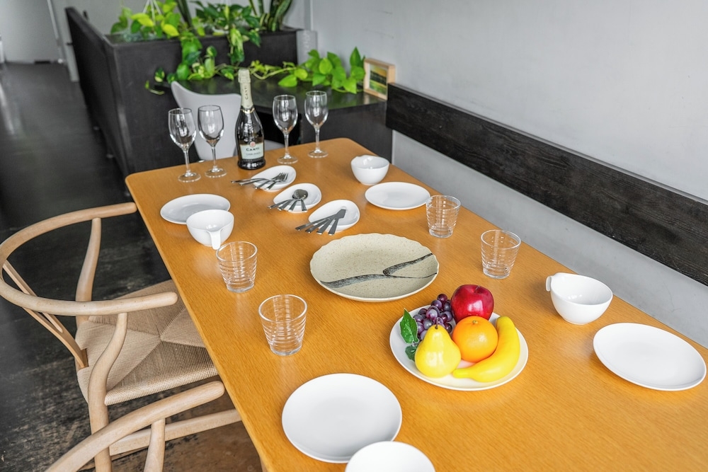 객실 내 식사 공간