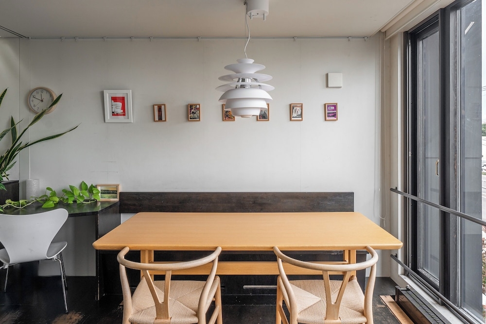 객실 내 식사 공간