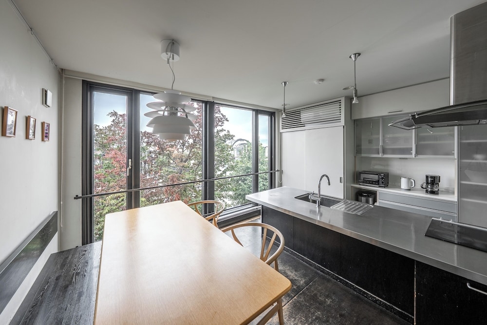 객실 내 식사 공간