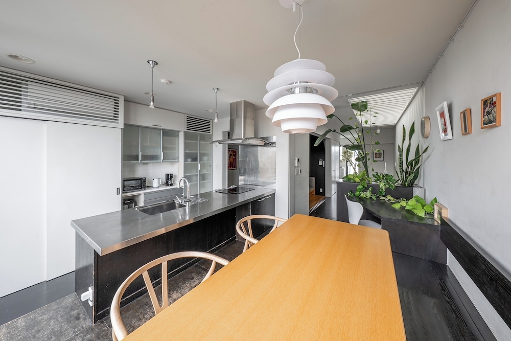 객실 내 식사 공간