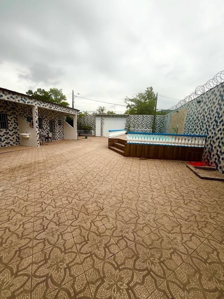 숙박 시설 구내