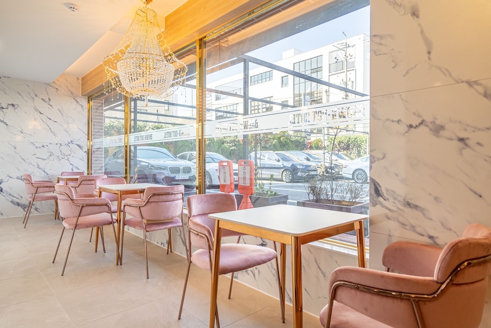 로비 좌석 공간