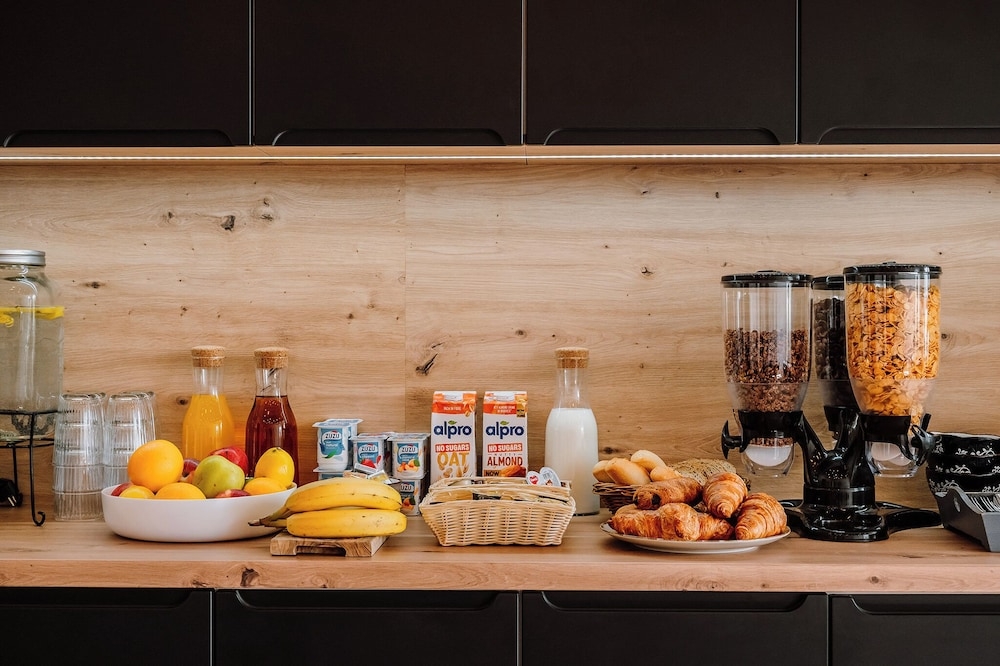 뷔페 아침 식사