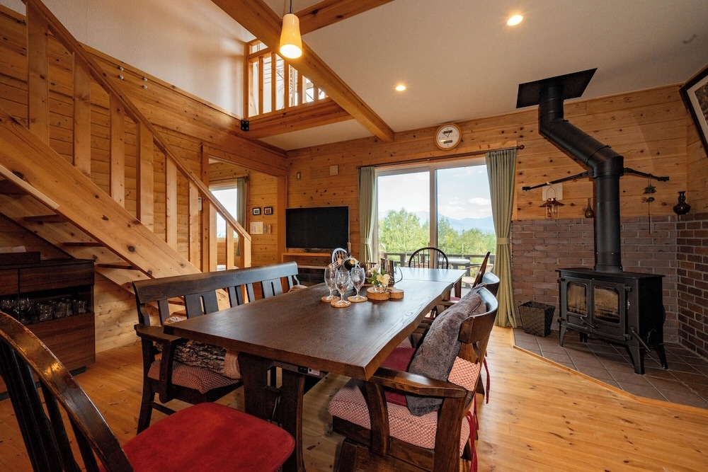 객실 내 식사 공간