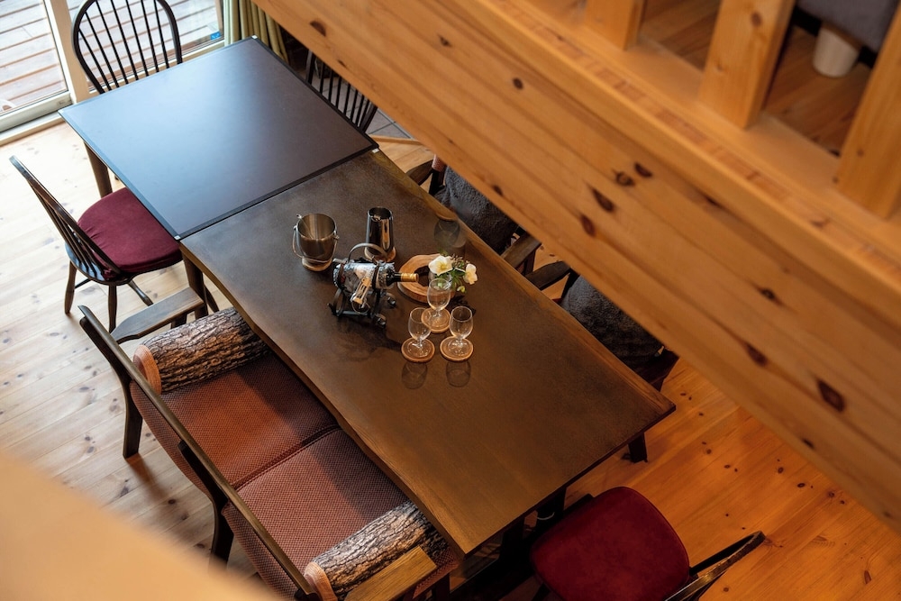 객실 내 식사 공간