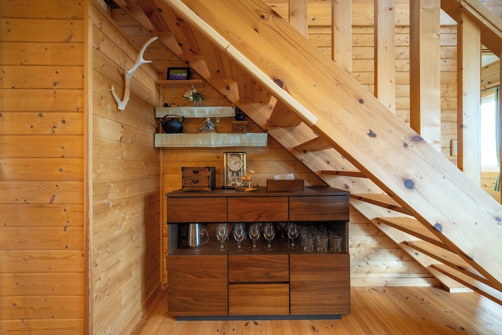 객실 내 식사 공간