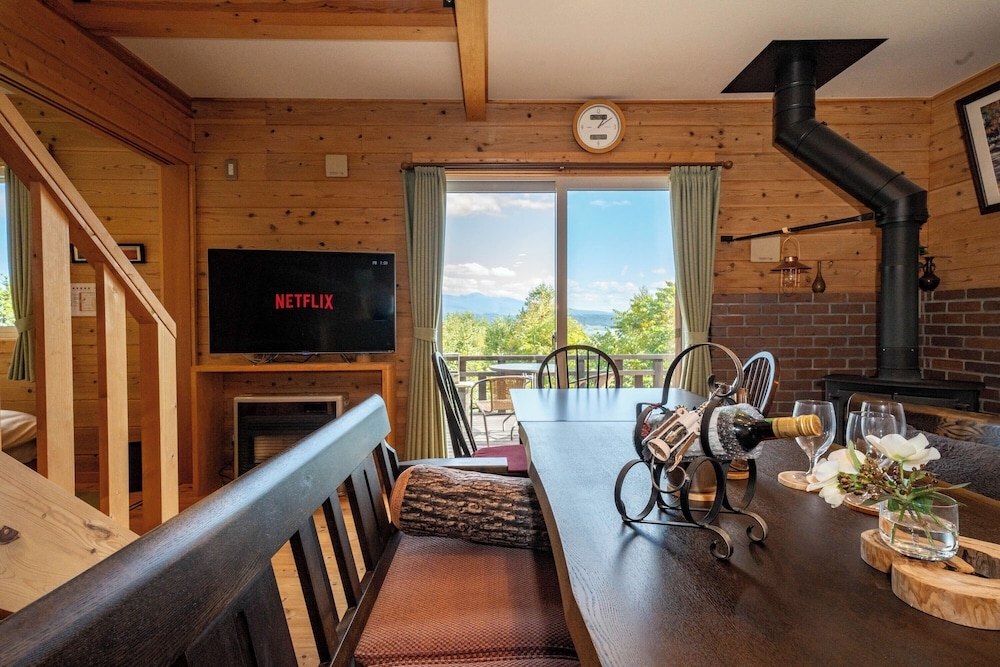 객실 내 식사 공간