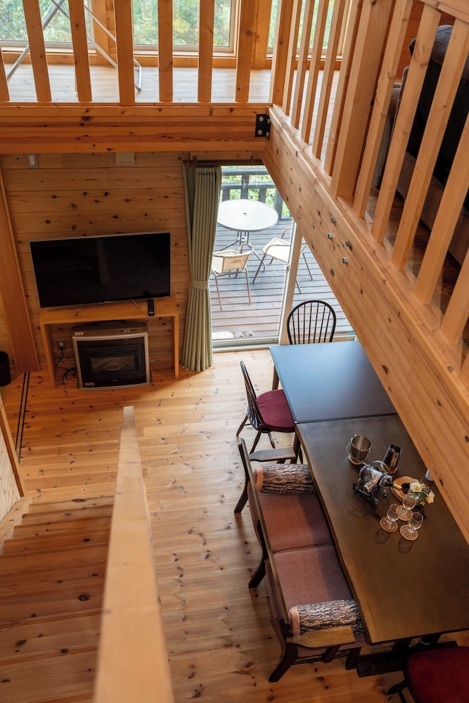 객실 내 식사 공간