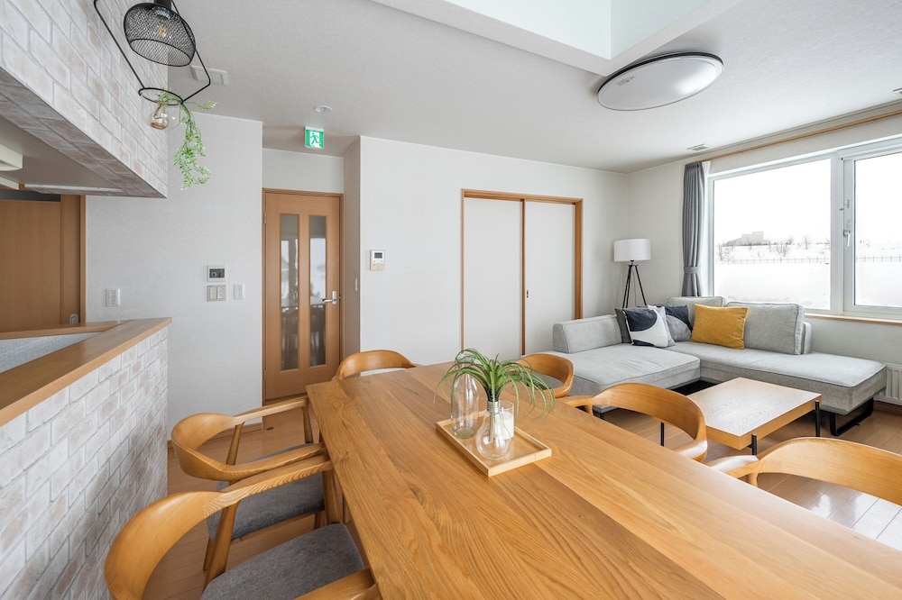 객실 내 식사 공간