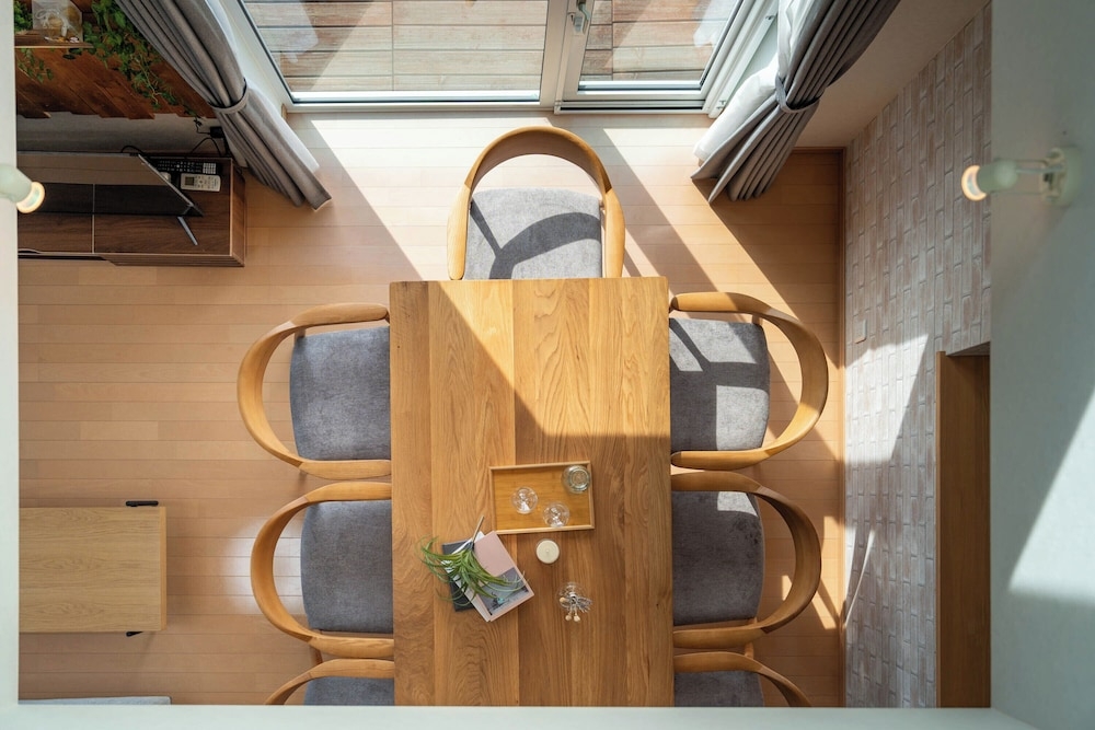 객실 내 식사 공간