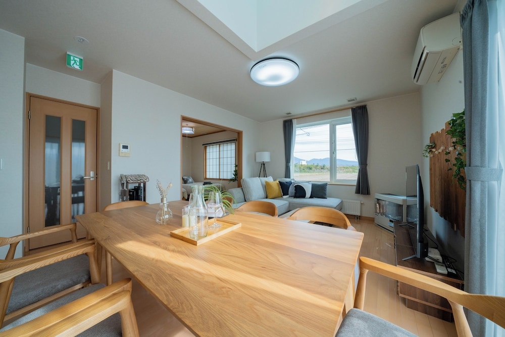 객실 내 식사 공간