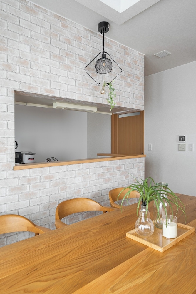 객실 내 식사 공간