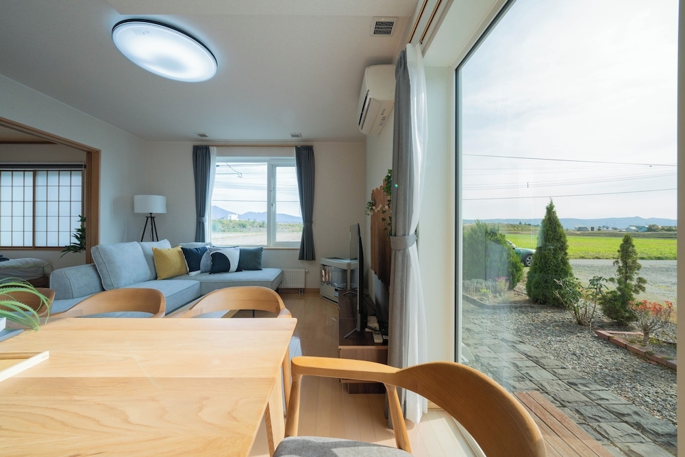 객실 내 식사 공간