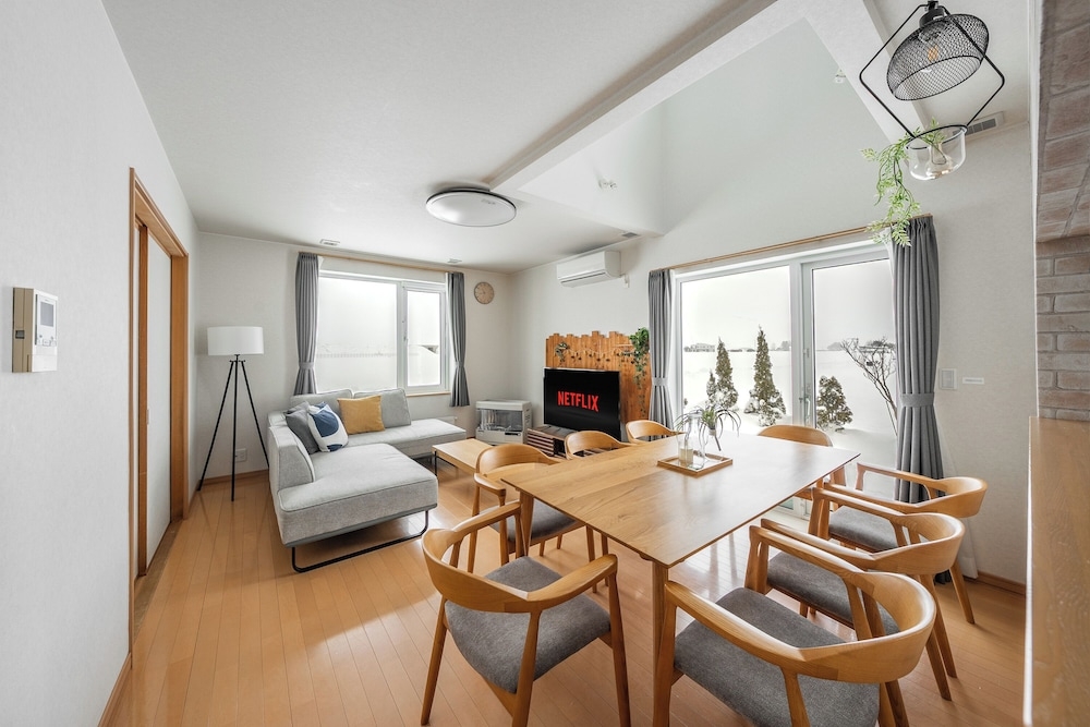 객실 내 식사 공간