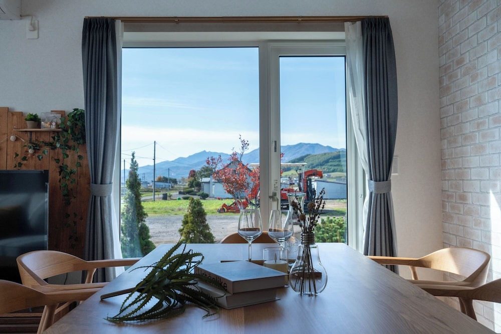 객실 내 식사 공간