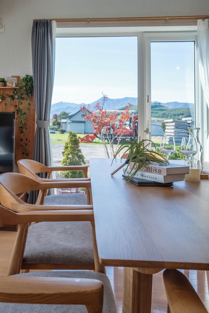 객실 내 식사 공간