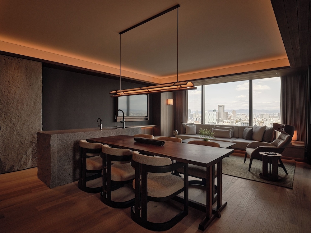 객실 내 식사 공간