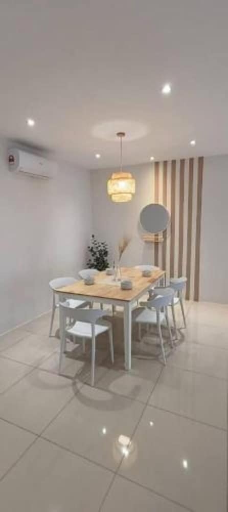 객실 내 식사 공간