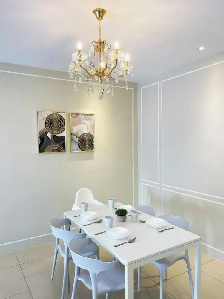 객실 내 식사 공간